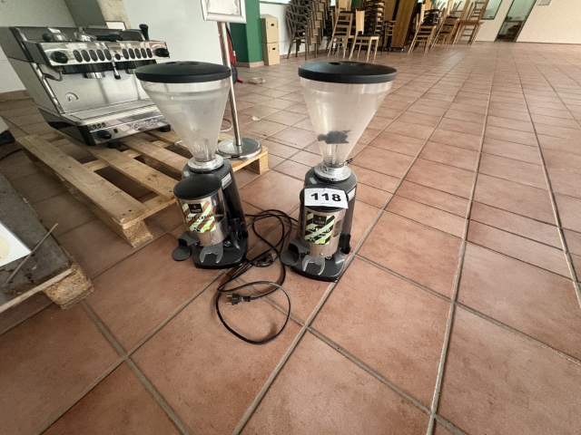 2 Kaffeemühlen